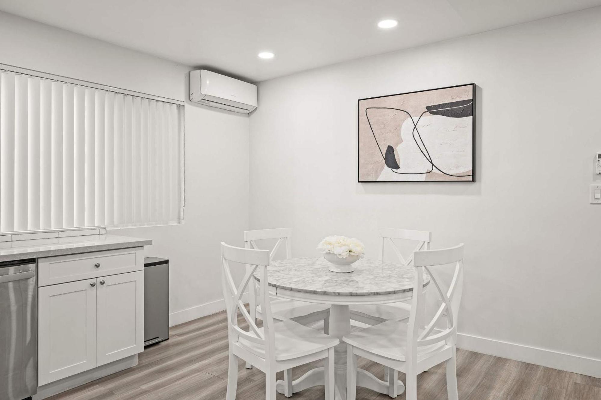 New Renovated 2b2b Self Checkin Free Parking 1 Apartment *