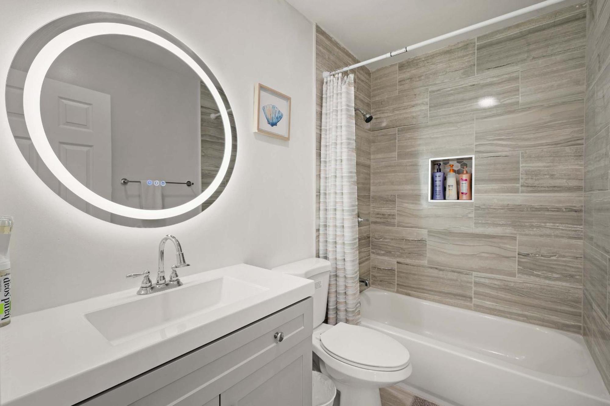 Apartment New Renovated 2b2b Self Checkin Free Parking 1 *