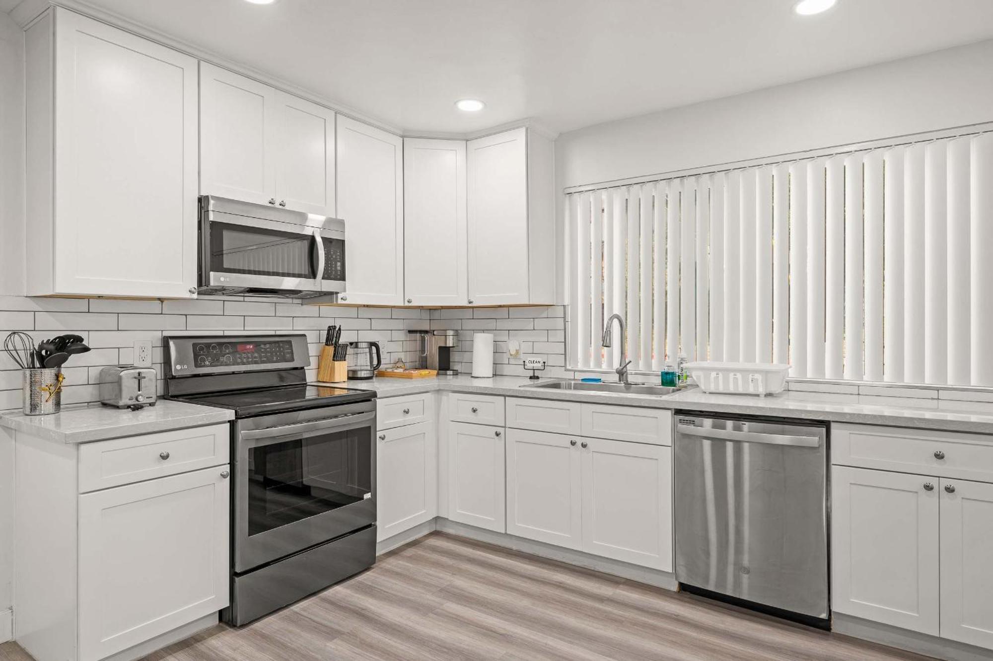 New Renovated 2b2b Self Checkin Free Parking 1 Apartment *